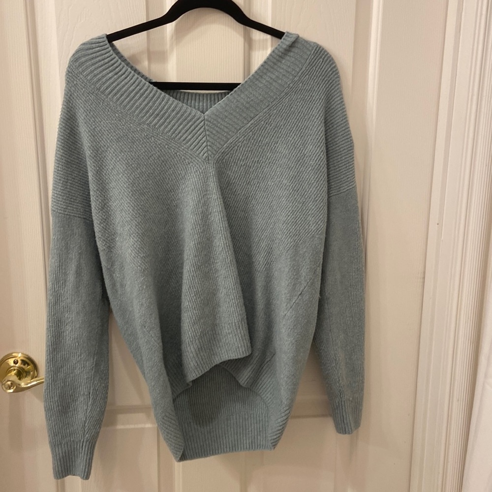 V neck sweater
